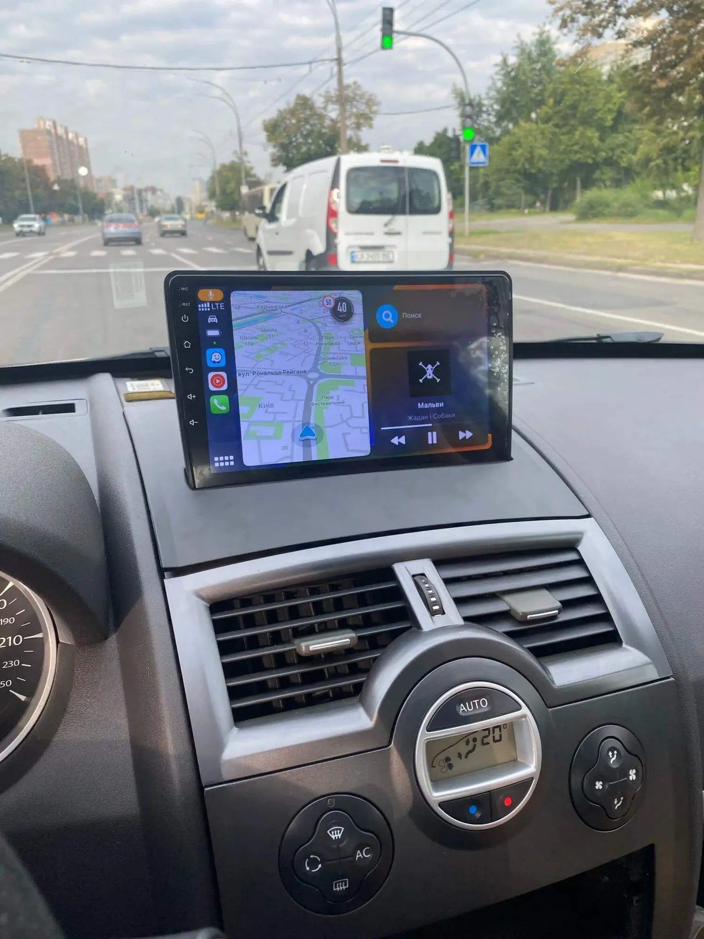 Poste Autoradio Android 13//4G-64G-Renault Megane-2 2003-2009 | Android 14 | Écran Tactile | CarPlay | Bluetooth | GPS